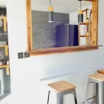 Spacieux 300m2 - Sauna - Bbq - Terrasse 아파트 *
