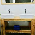Spacieux 300m2 - Sauna - Bbq - Terrasse 아파트 *
